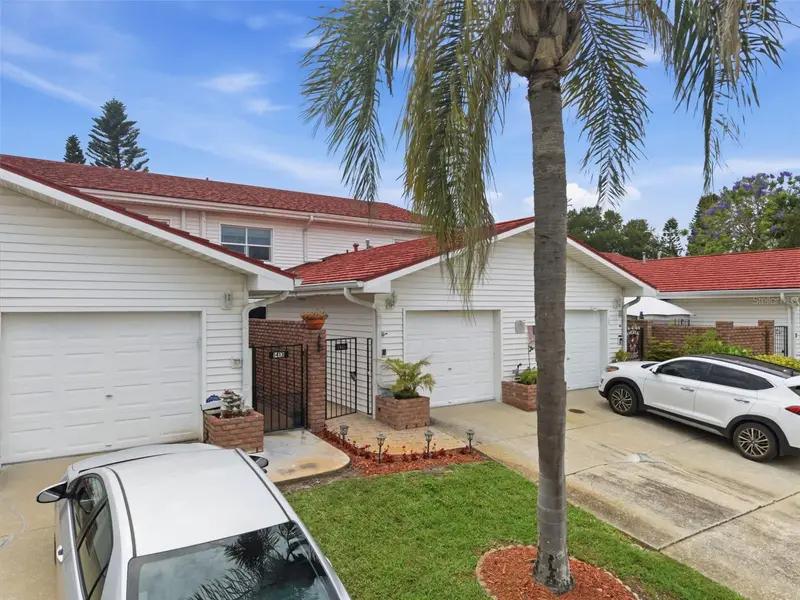 1411 Water View Dr W, FL