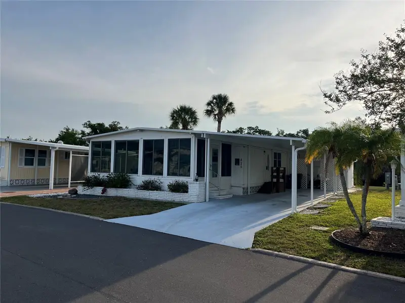 825 Jolanda Cir, FL