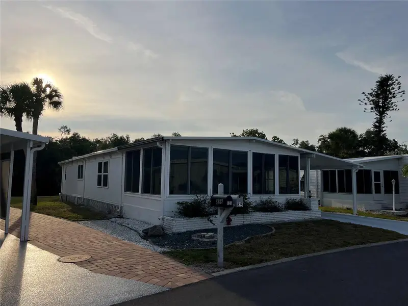 825 Jolanda Cir, FL