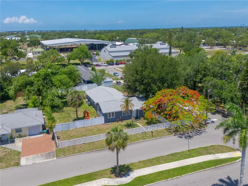 1423 12th Ave W, FL