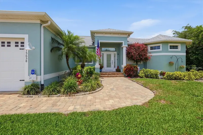15658 Applewhite Cir, FL