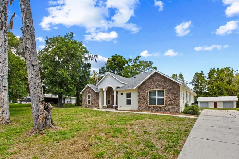 3049 W Laurel St, FL