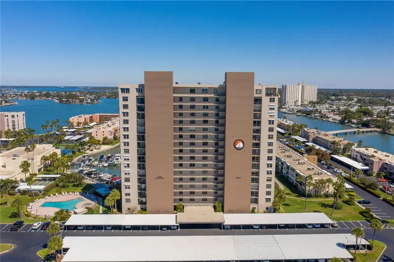 7300 Sun Island Dr S #602, FL