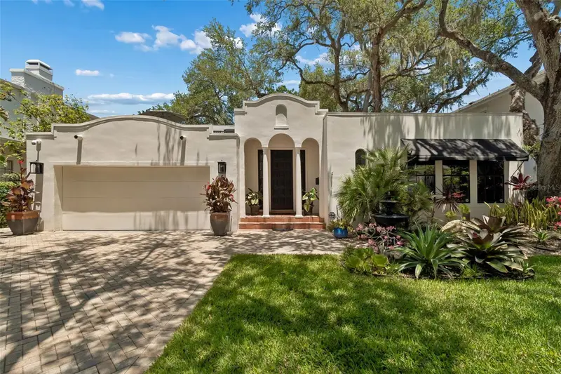 2941 W Bayshore Ct, FL