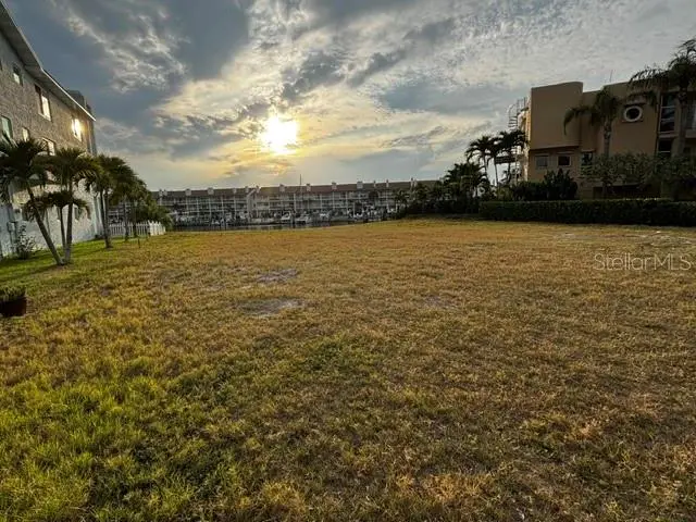 1 1st Ave S, FL