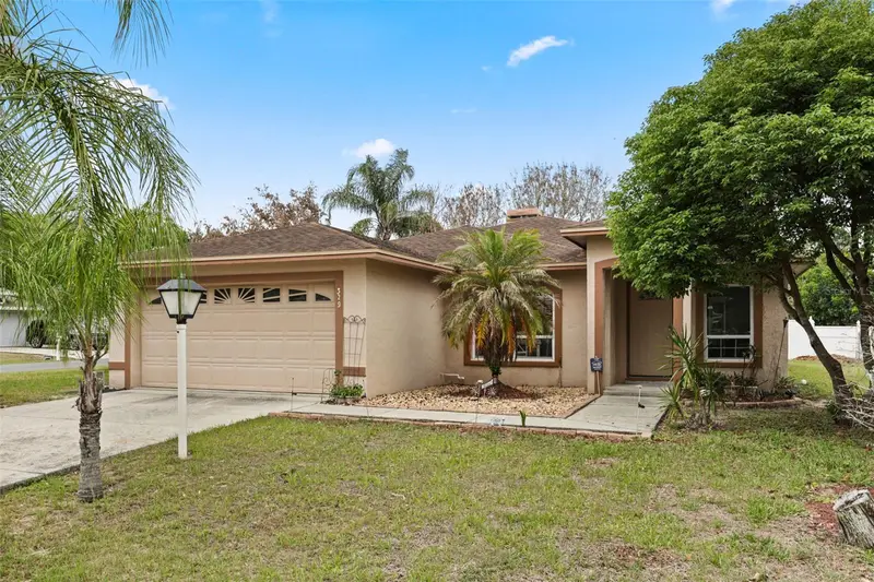 329 Lake Daisy Loop, FL