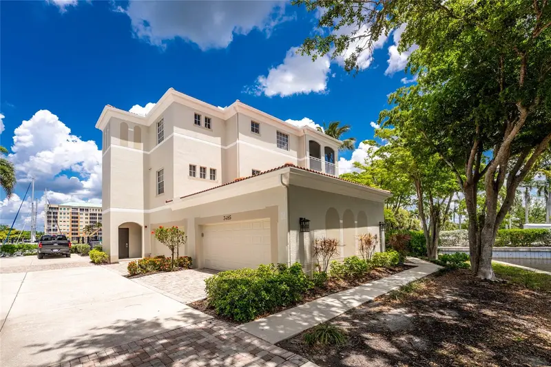3485 Sunset Key Cir #101, FL