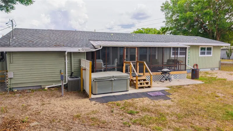 5233 Hill Dr, FL