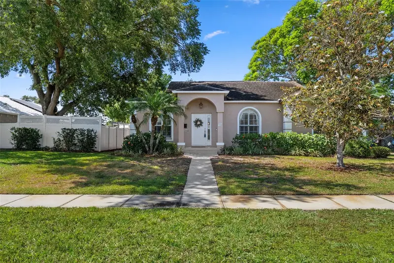 350 47th Ave N, FL
