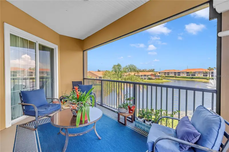 10 Franklin Ct S #63d, FL