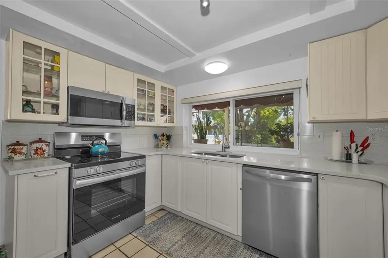 3325 Honeymoon Ln, FL