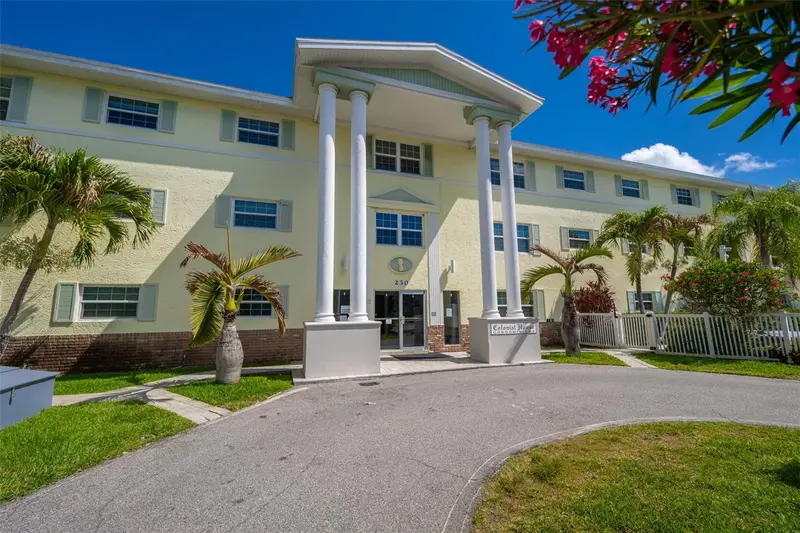 230 Columbia Dr #111, FL