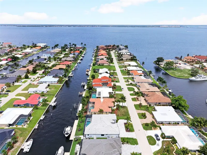 2260 Palm Tree Dr, FL
