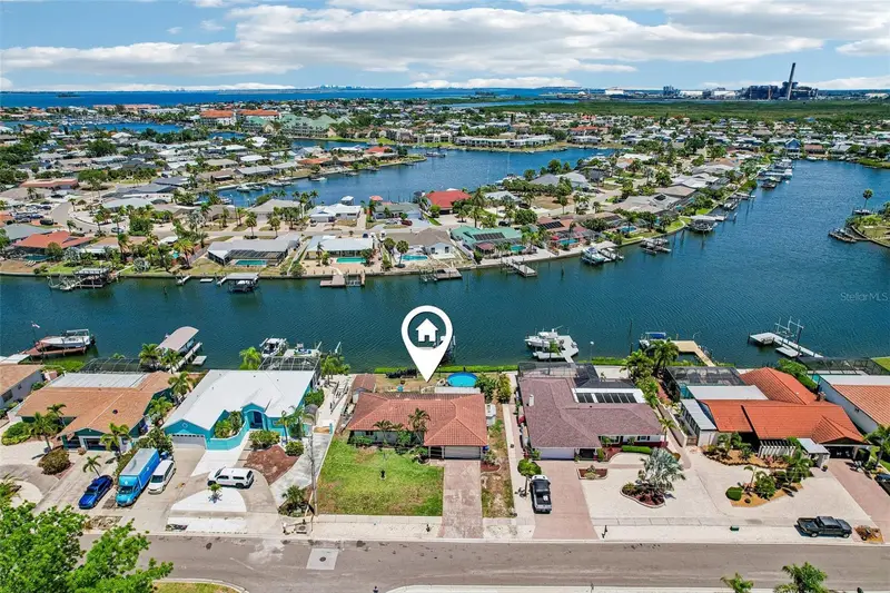 801 Flamingo Dr, FL