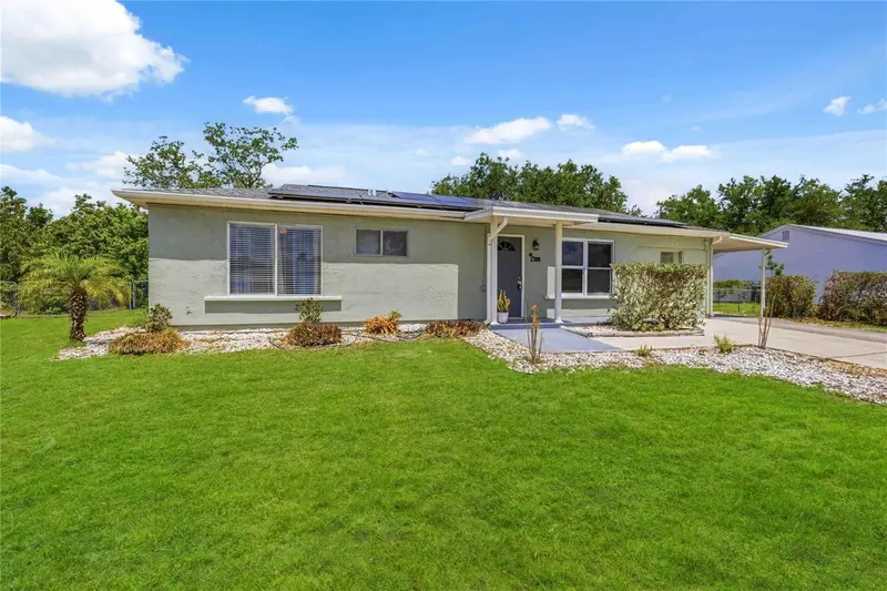 2419 Roxbury Cir, FL