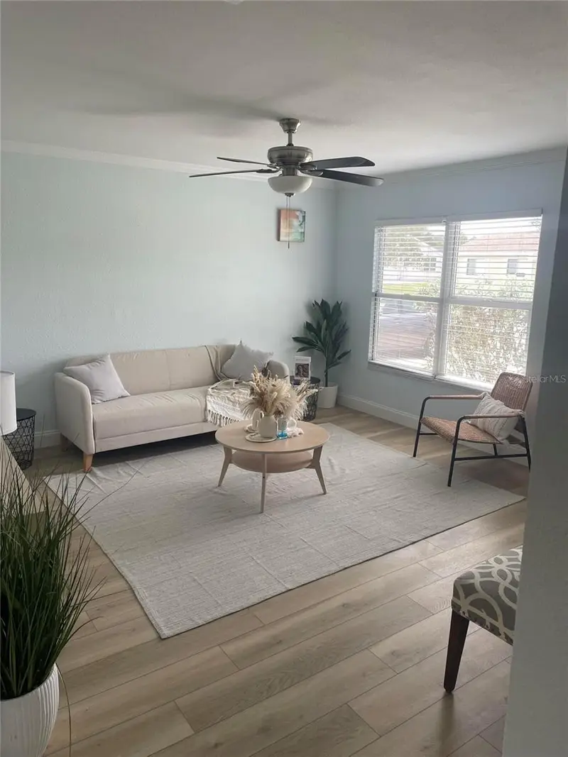 2419 Roxbury Cir, FL