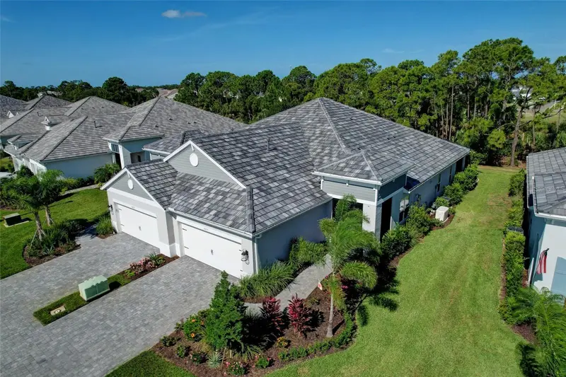 10233 Lake Wales Cir, FL