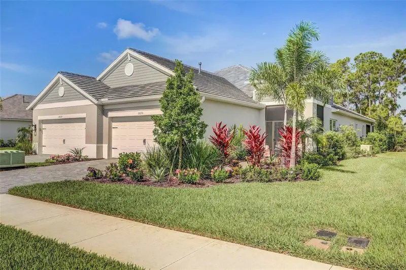 10233 Lake Wales Cir, FL