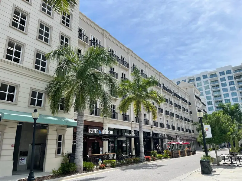 1500 State St #403, FL