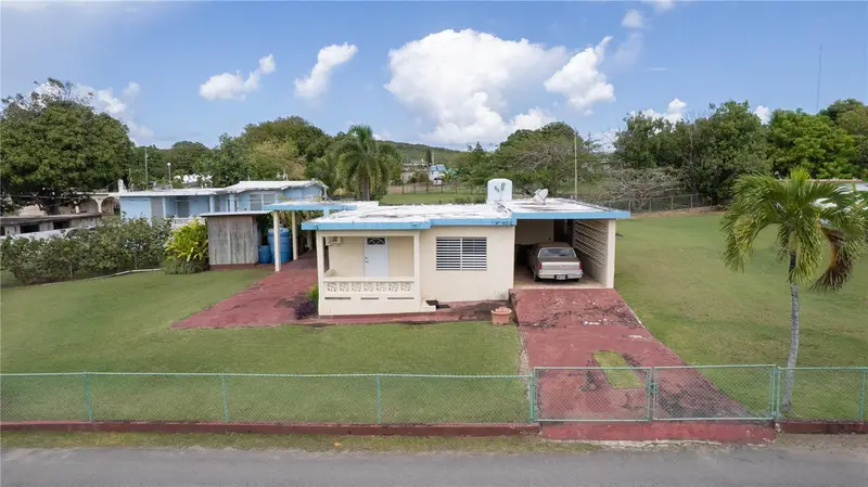 195 Calle Almendro, PR