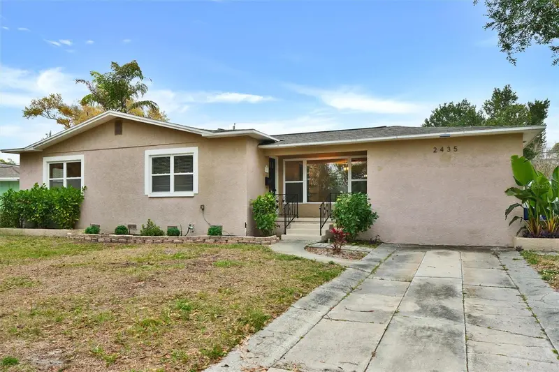 2435 York St N, FL