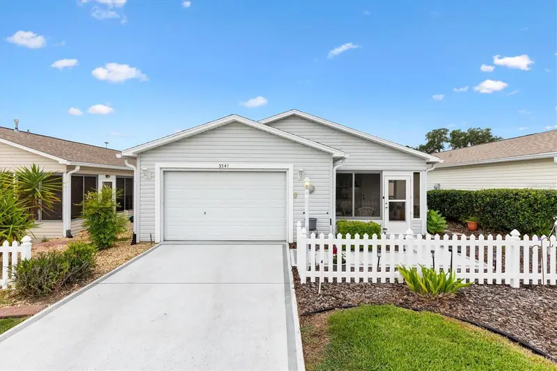 3541 Roanoke St, FL