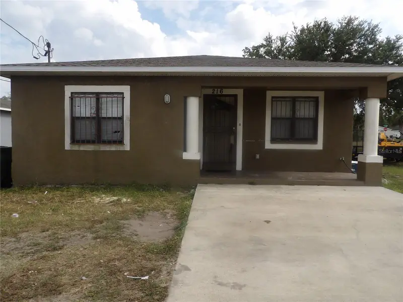 216 W 10th St, FL