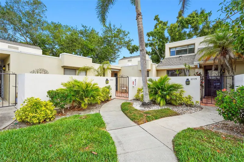 2383 Lakeside Mews #D3, FL