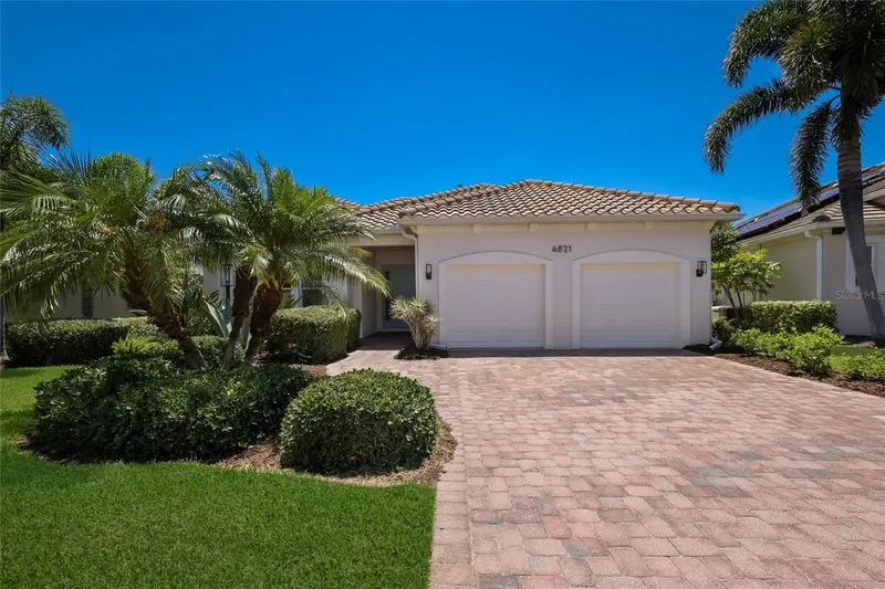 4821 Royal Dornoch Cir, FL