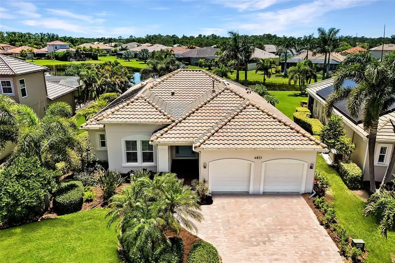 4821 Royal Dornoch Cir, FL