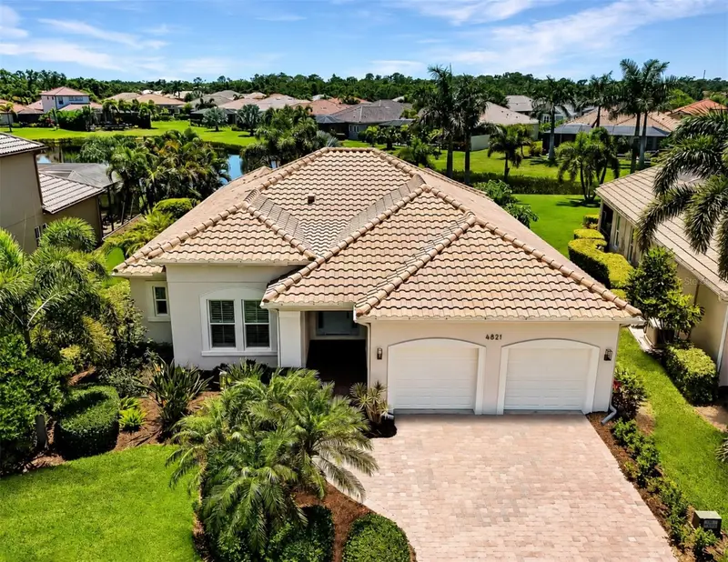 4821 Royal Dornoch Cir, FL