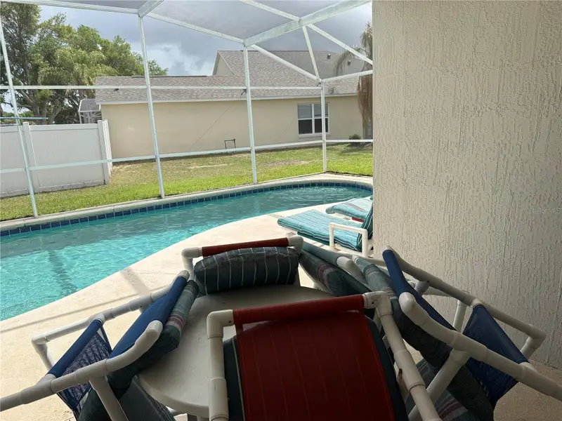 1122 Clear Creek Cir, FL