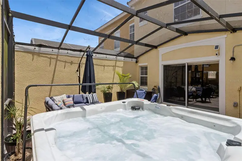 114 Pompano Beach Dr, FL