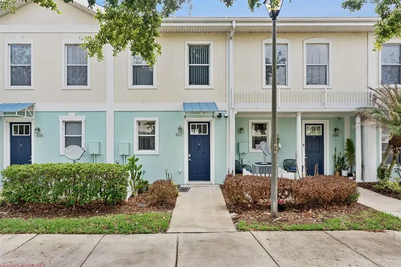 607 Fairmont Pl, FL