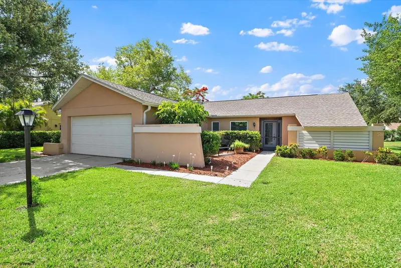4352 Kingston Loop, FL