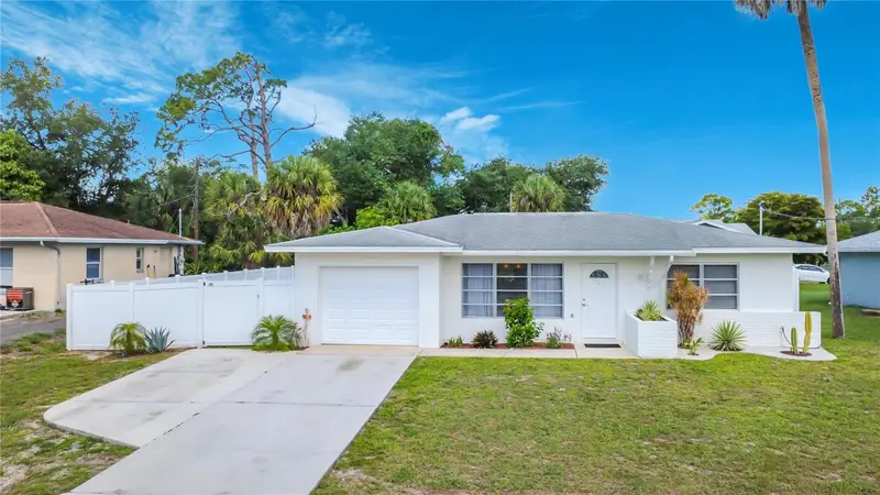 2009 Barksdale St, FL