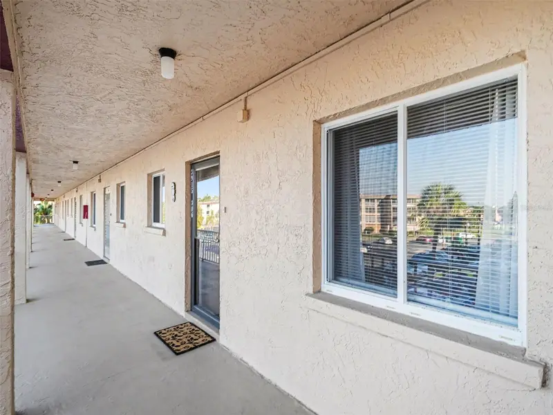 3915 Lake Bayshore Dr #306, FL