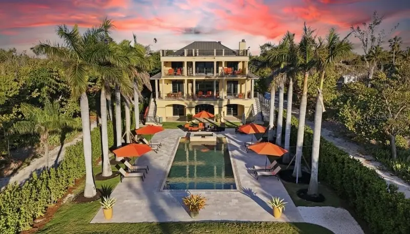 16205 Captiva Dr, FL