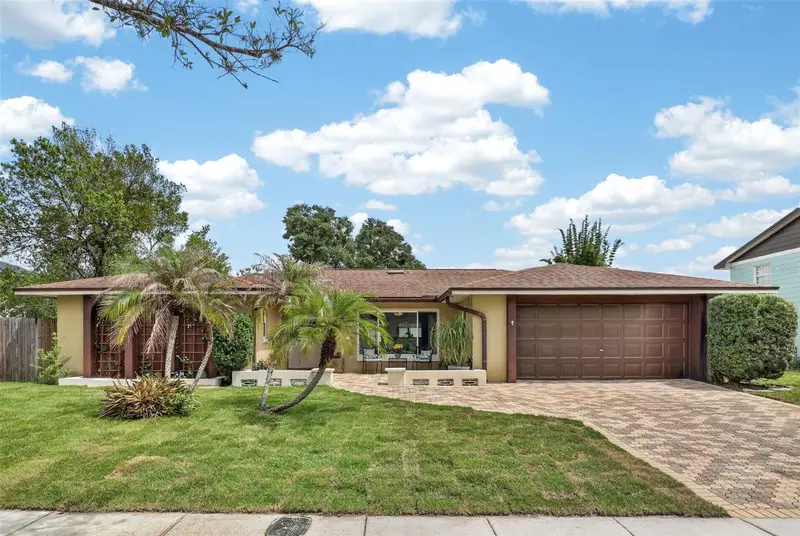 1905 Poinsetta Ln, FL