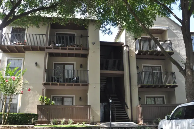 236 Afton Sq #106, FL
