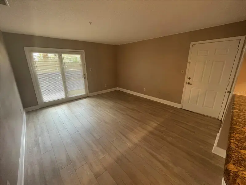 236 Afton Sq #106, FL