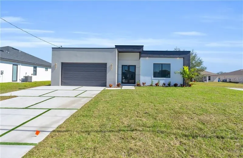 1021 Chiquita Blvd N, FL