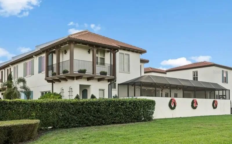 8801 Fountain Palm Aly, FL