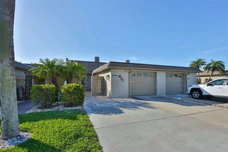 574 Boca Ciega Point Blvd N #2205, FL