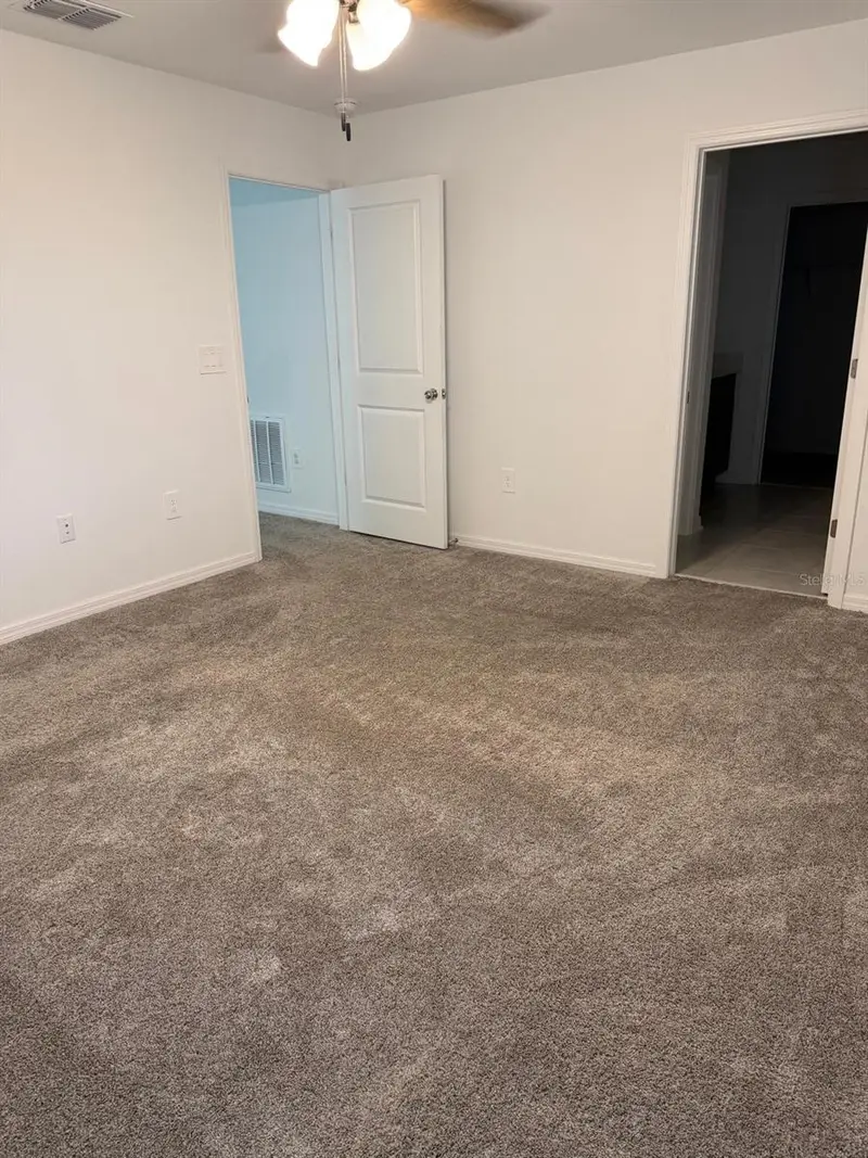 693 Reggie Rd, FL