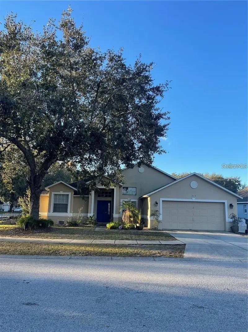 519 Thousand Oaks Blvd, FL