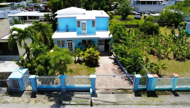 74b Carr, 188, PR