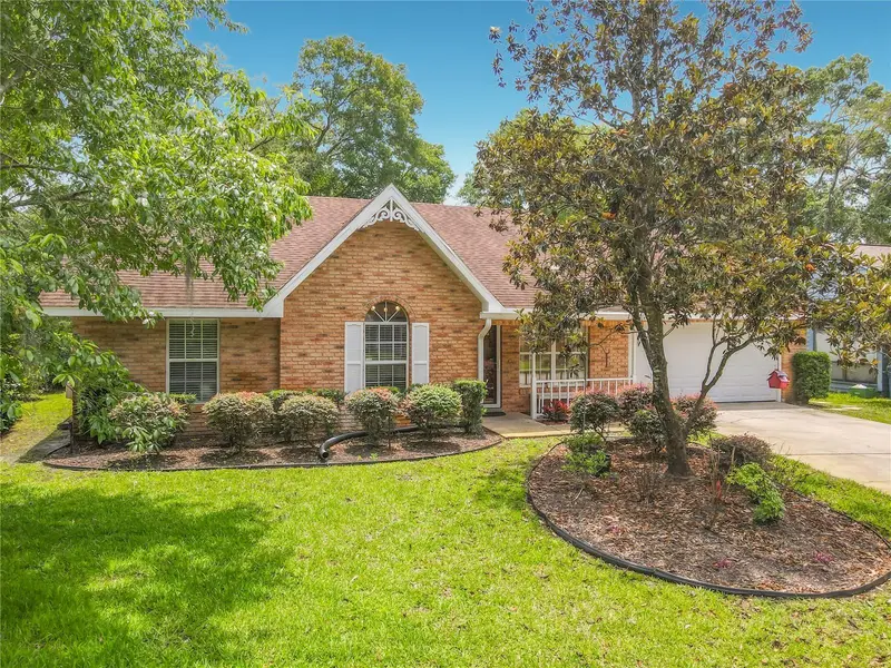 405 Secluded Oaks Trl, FL