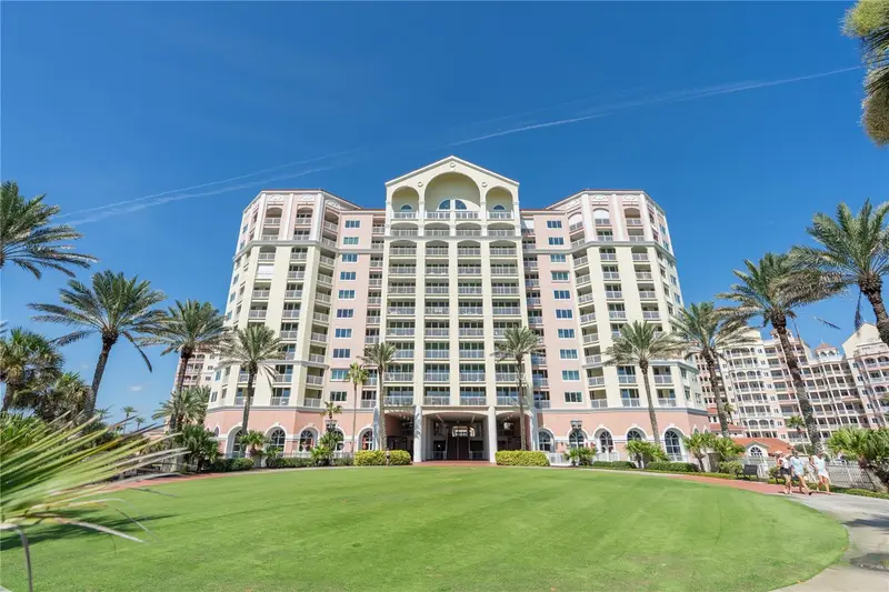200 Ocean Crest Dr #1112, FL