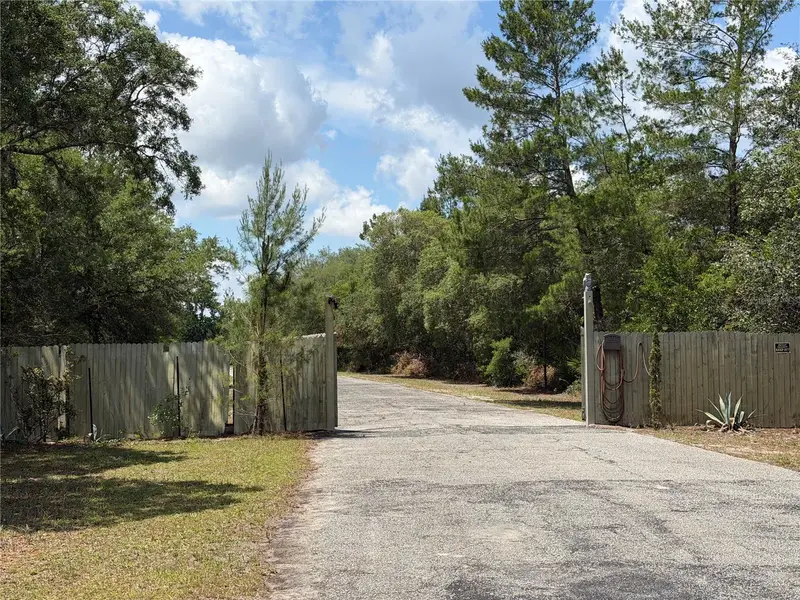 S Sequoia Way, FL